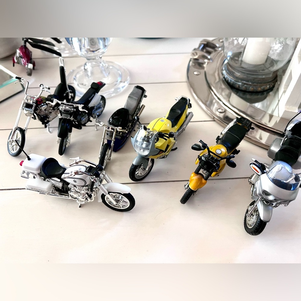 TOYS Motorcycle Models
Collect, Display or Play With
Includes 7 Cycles